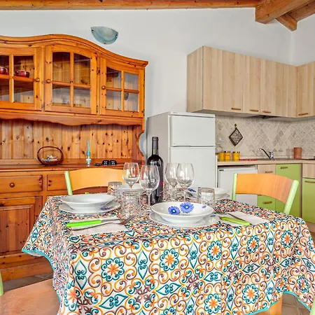 Anna Bay Murta Maria